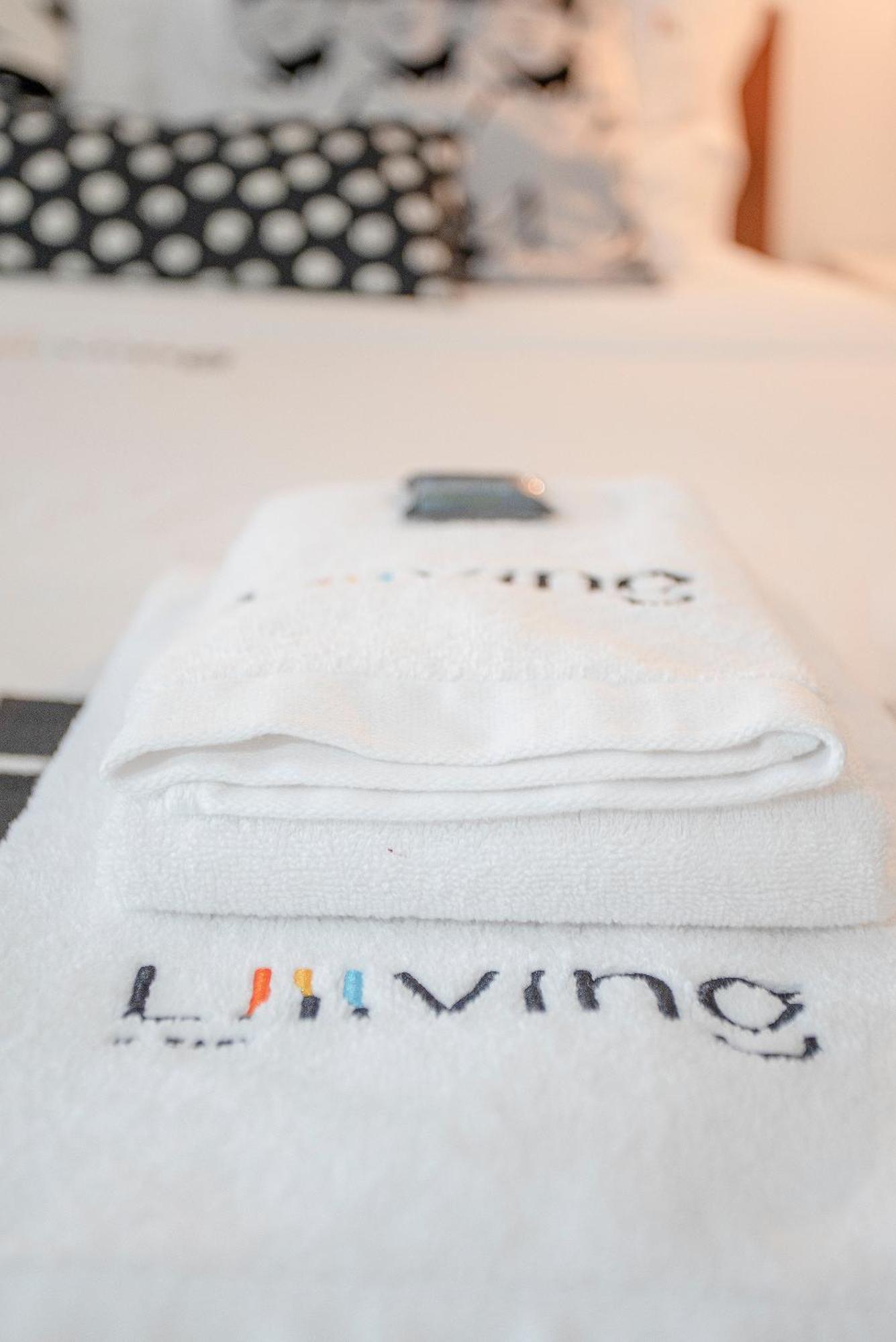Liiiving In Porto - Garden Light Mezzanine Apartment ภายนอก รูปภาพ