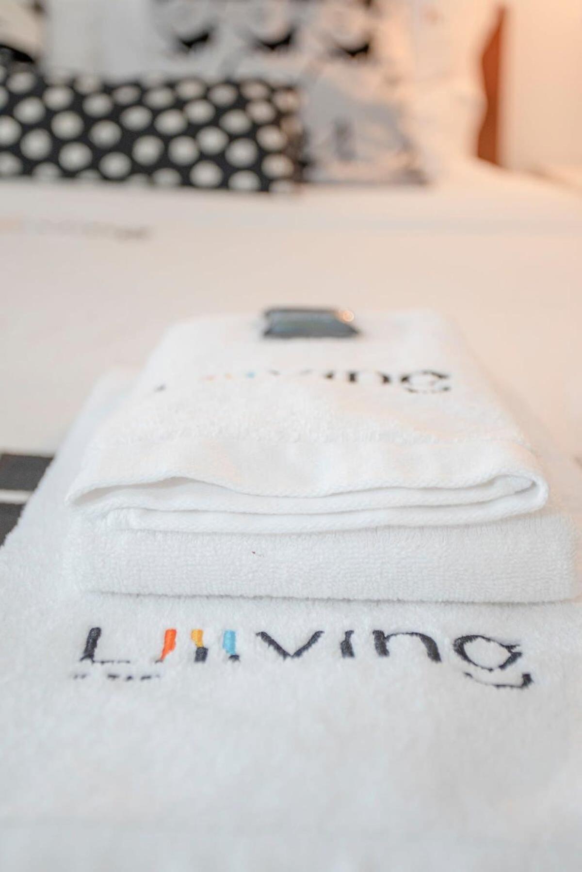 Liiiving In Porto - Garden Light Mezzanine Apartment ภายนอก รูปภาพ